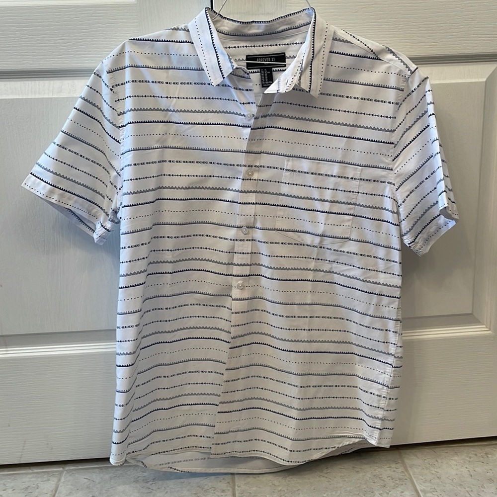 Forever 21 Short Sleeve shirt